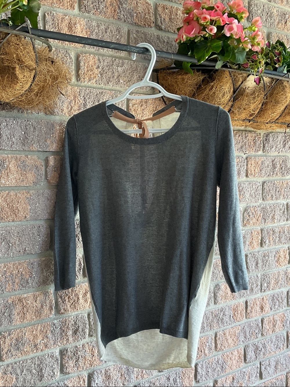 Babaton Two-Tone Gray and Cream Lightweight Silk & Cashmere Sweater